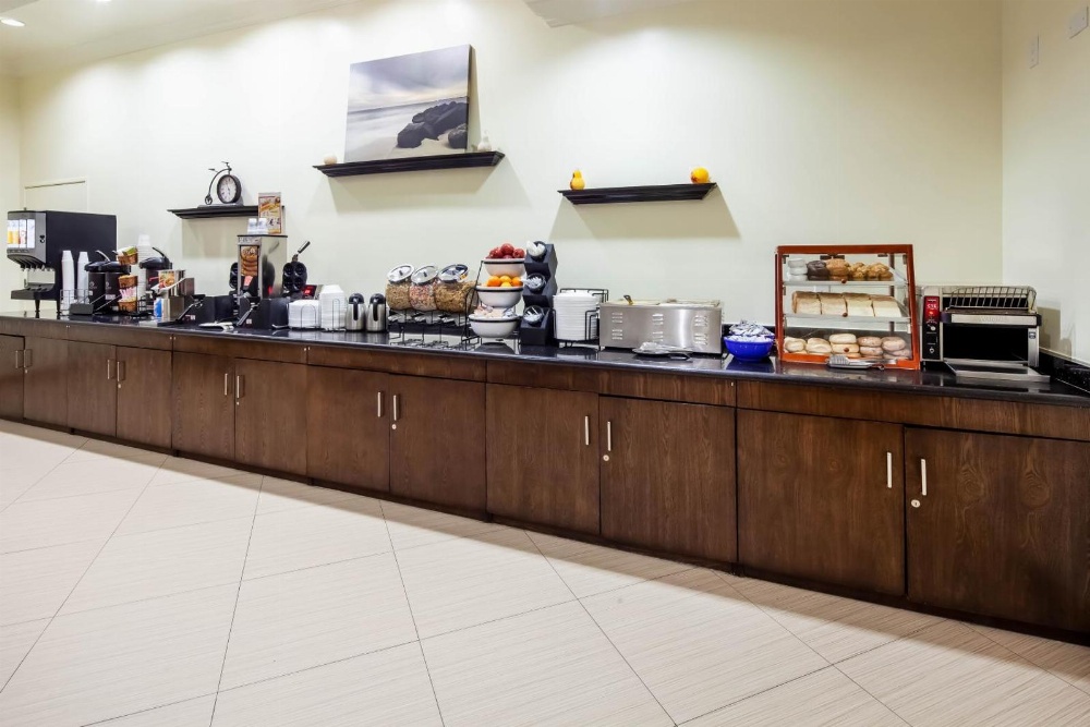 La Quinta Inn & Suites by Wyndham Inglewood Main image