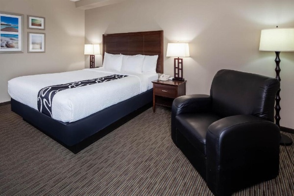 La Quinta Inn & Suites by Wyndham Inglewood image 17