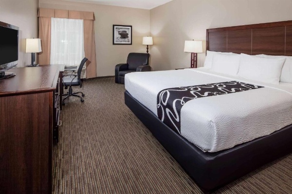 La Quinta Inn & Suites by Wyndham Inglewood image 23