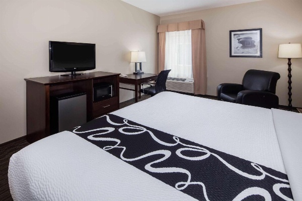 La Quinta Inn & Suites by Wyndham Inglewood image 4
